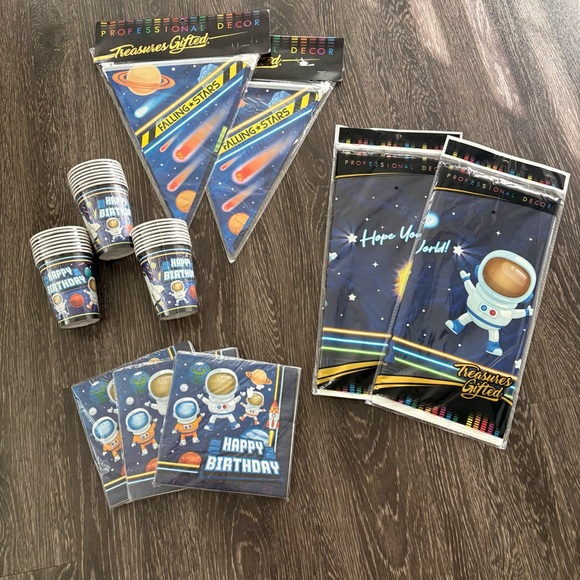 Outer Space Astronaut Rocket Birthday Themed Party Supplies - Picture 1 of 12